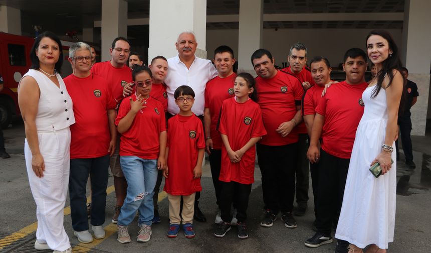 Adana’da Özel Çocuklar İtfaiyeci Oldu: Üniforma Giyip İtfaiye Aracına Bindiler