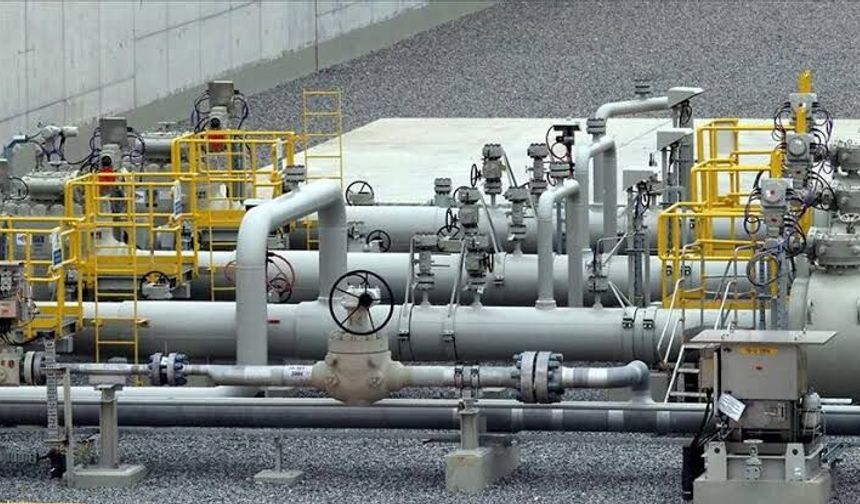 S. Arabistan'ın Doğu-Batı Petrol Boru Hattı'nı Kapatması Piyasada Milyonlarca Varil Arz Eksikliğine Yol Açabilir