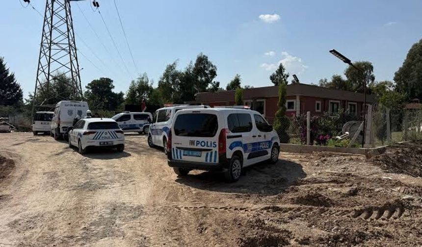 Adana Yüreğir’de İnşaat Firmasının Ofisine Silahlı Saldırı: Duvarlara 11 Kurşun İsabet Etti