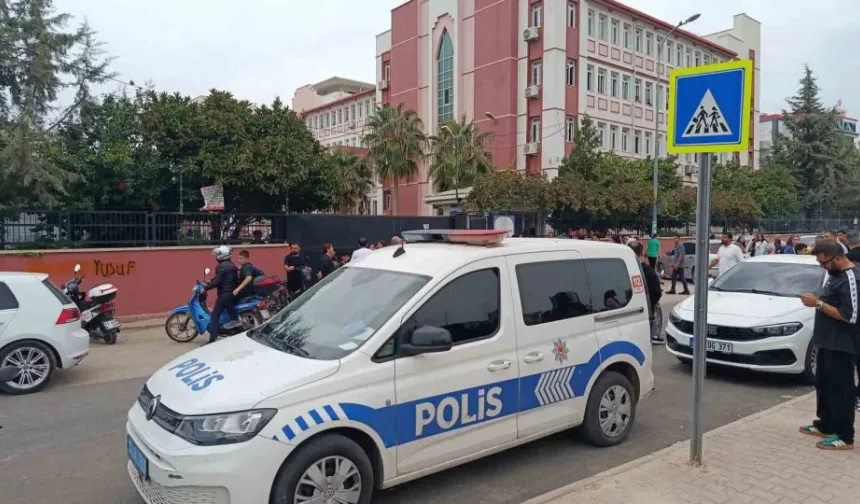 Adana’da Ortaokulda Bıçaklı Saldırı: Okula 1 Gün Ara Verildi