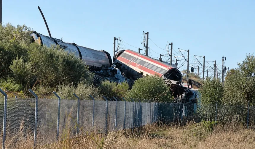 İspanya'da İki Hızlı Tren Çarpıştı: 68 Kişi Hayatını Kaybetti, Çok Sayıda Yaralı Var